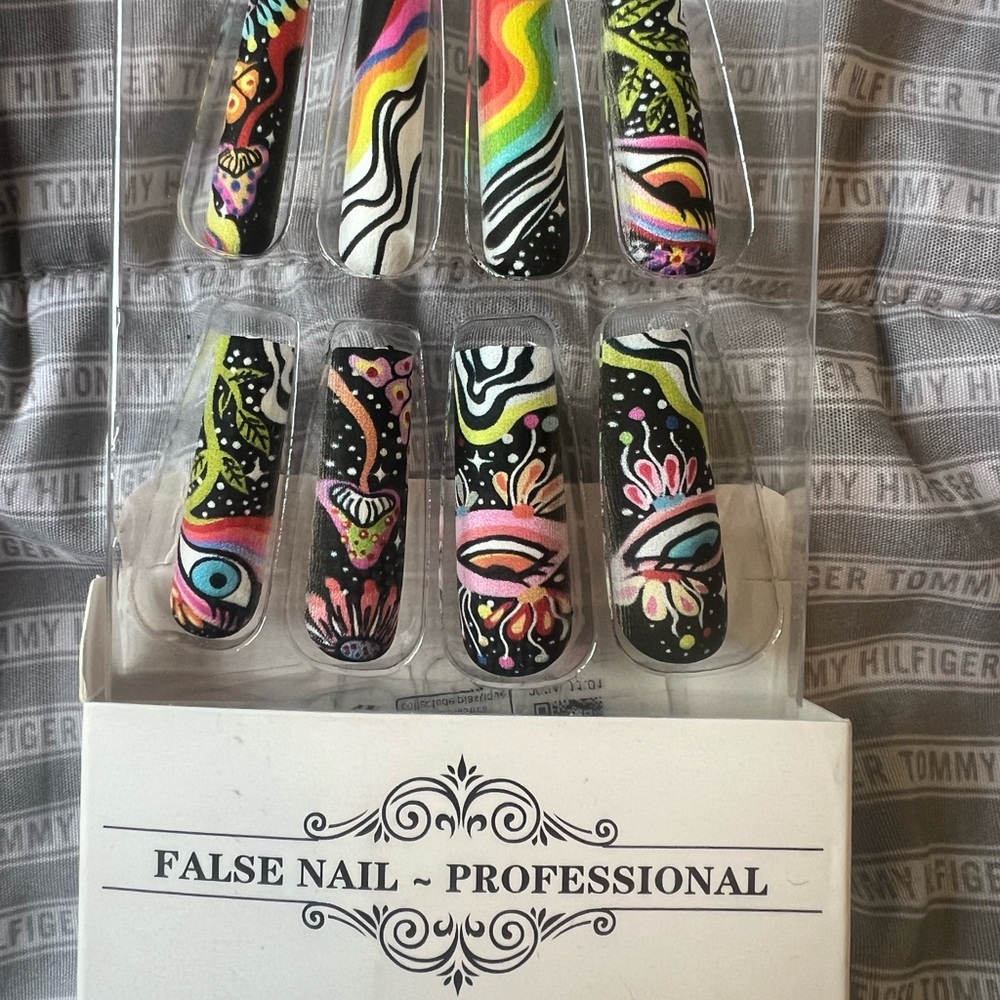Colorful Patterned False Nails